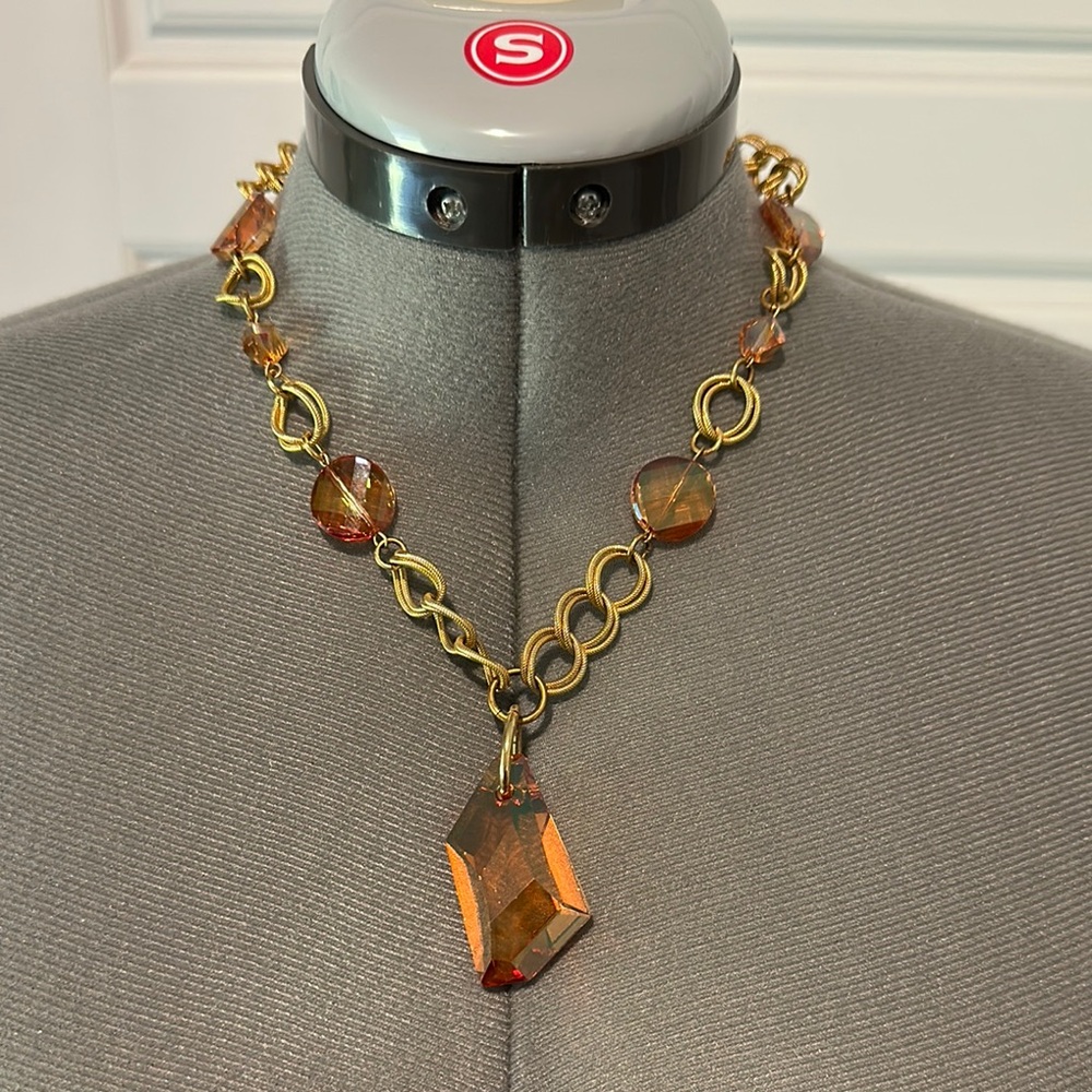 Elegant Gold and Amber Necklace